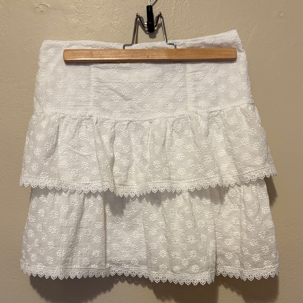 Chic White Lace Tiered Mini Skirt
